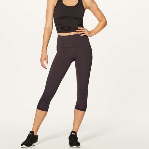Lululemon Fresh In Mesh Crop (19")
Pelt - Picture 3 of 8